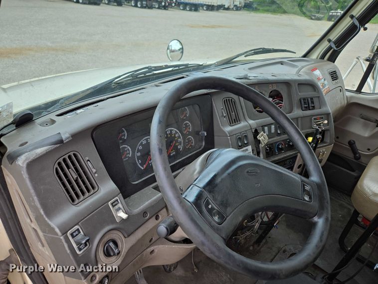 image for item ED2046 2007 Sterling L-Line tank truck