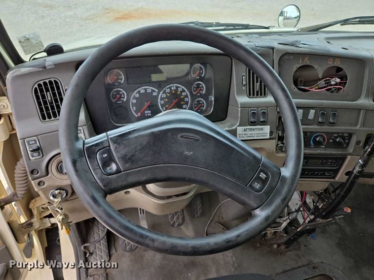 image for item ED2046 2007 Sterling L-Line tank truck