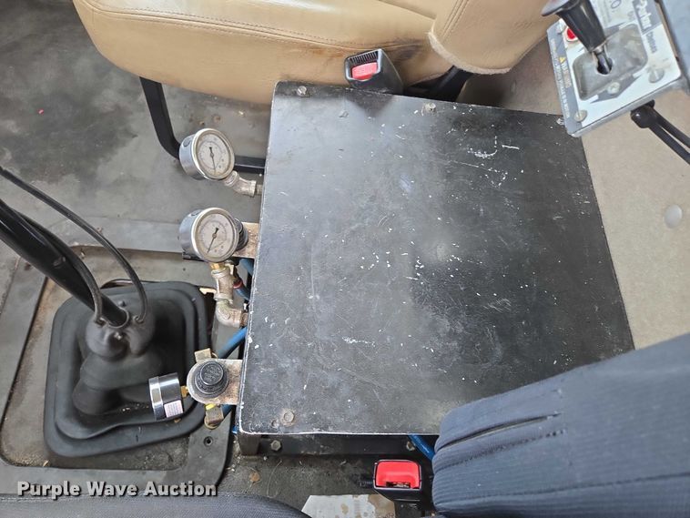 image for item ED2046 2007 Sterling L-Line tank truck