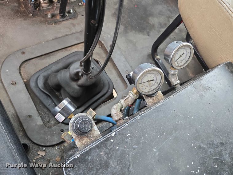 image for item ED2046 2007 Sterling L-Line tank truck