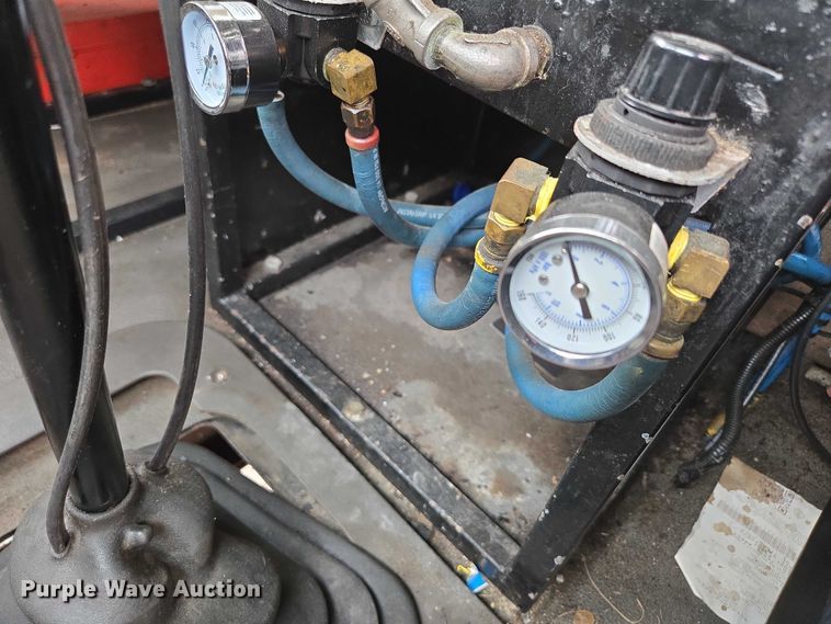 image for item ED2046 2007 Sterling L-Line tank truck