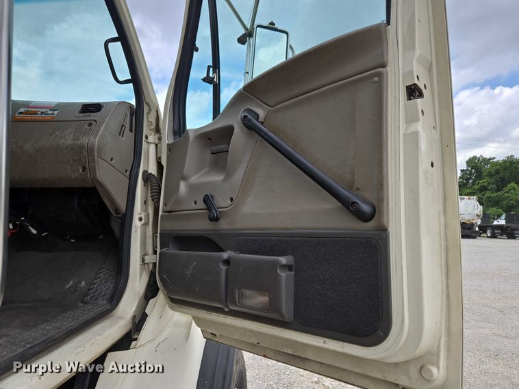 image for item ED2046 2007 Sterling L-Line tank truck