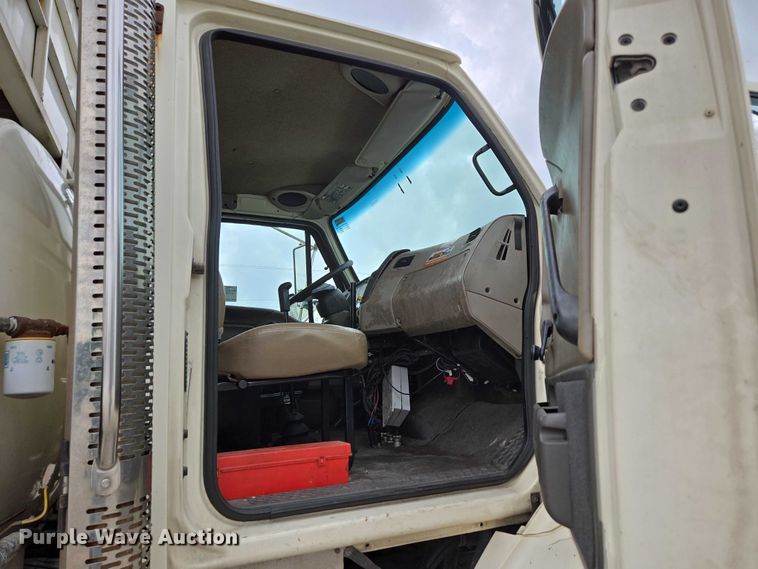 image for item ED2046 2007 Sterling L-Line tank truck