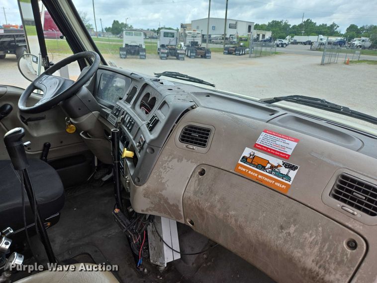 image for item ED2046 2007 Sterling L-Line tank truck