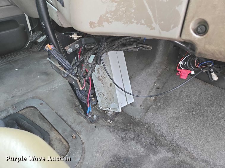 image for item ED2046 2007 Sterling L-Line tank truck