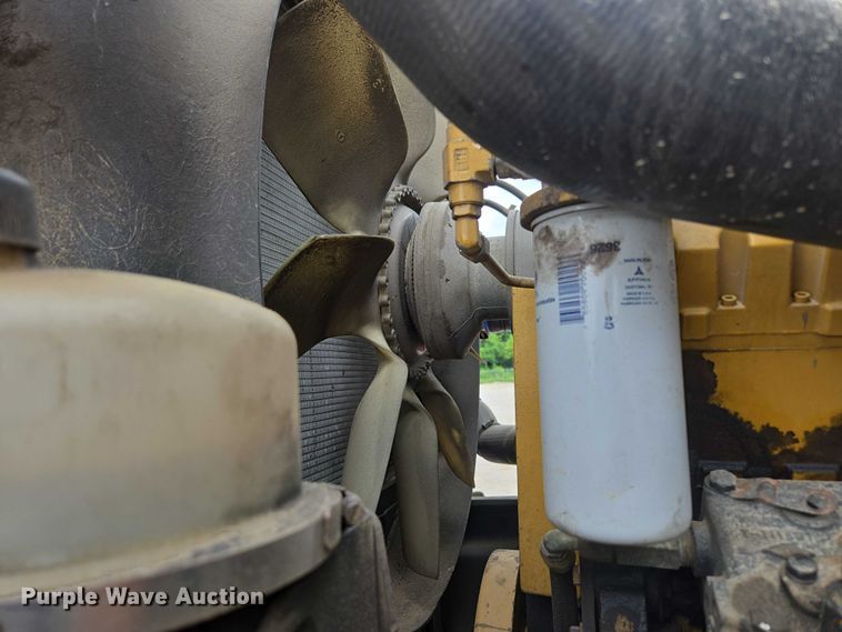 image for item ED2046 2007 Sterling L-Line tank truck