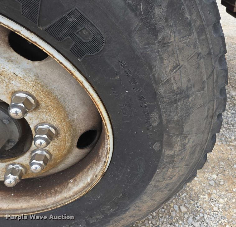 image for item ED2046 2007 Sterling L-Line tank truck