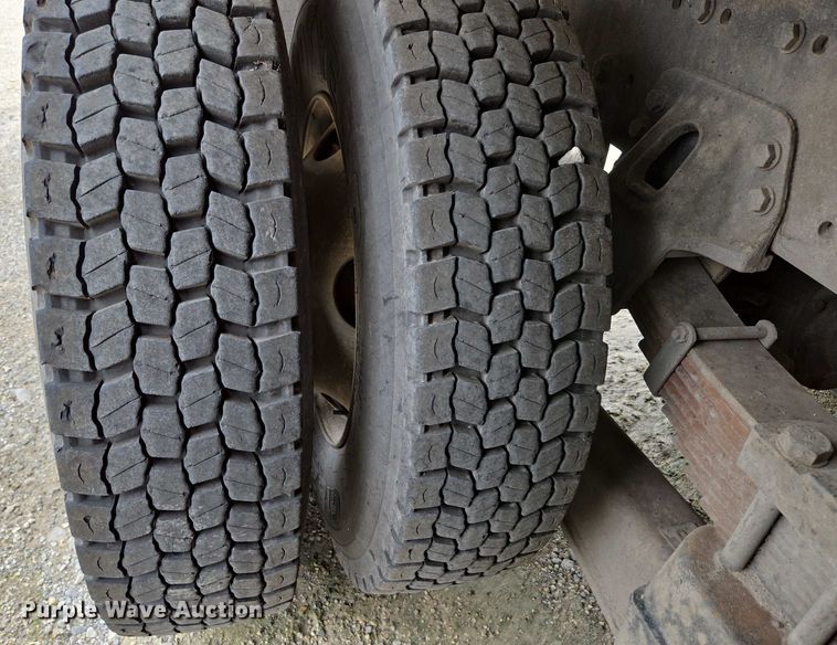 image for item ED2046 2007 Sterling L-Line tank truck