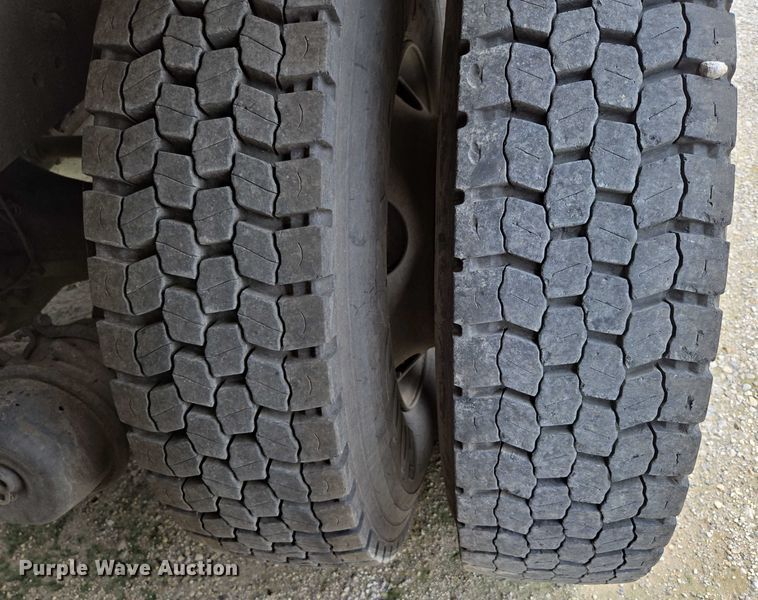 image for item ED2046 2007 Sterling L-Line tank truck