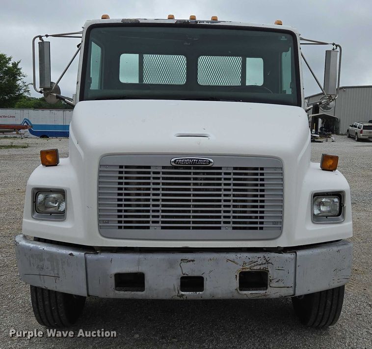 image for item ED2047 2000 Freightliner FL80 flatbed truck