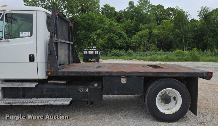 image for item ED2047 2000 Freightliner FL80 flatbed truck