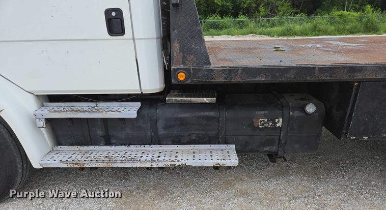 image for item ED2047 2000 Freightliner FL80 flatbed truck