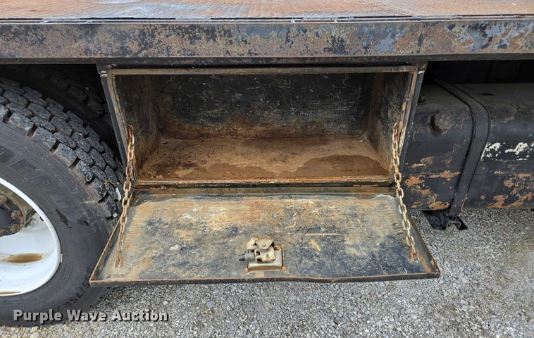 image for item ED2047 2000 Freightliner FL80 flatbed truck