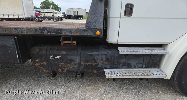 image for item ED2047 2000 Freightliner FL80 flatbed truck