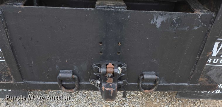 image for item ED2047 2000 Freightliner FL80 flatbed truck