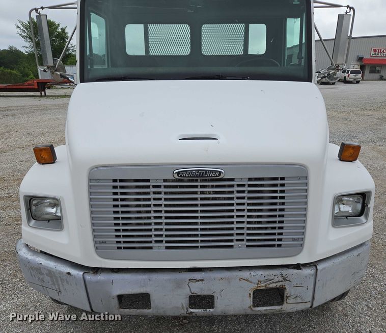 image for item ED2047 2000 Freightliner FL80 flatbed truck