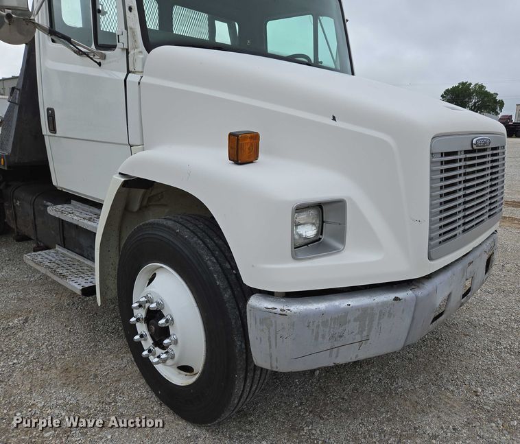 image for item ED2047 2000 Freightliner FL80 flatbed truck