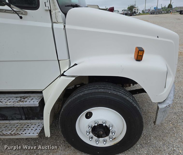 image for item ED2047 2000 Freightliner FL80 flatbed truck