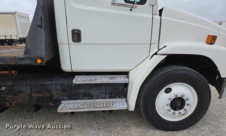 image for item ED2047 2000 Freightliner FL80 flatbed truck