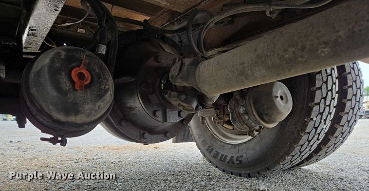 image for item ED2047 2000 Freightliner FL80 flatbed truck