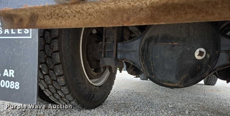 image for item ED2047 2000 Freightliner FL80 flatbed truck