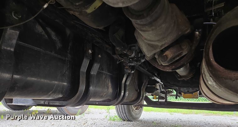 image for item ED2047 2000 Freightliner FL80 flatbed truck