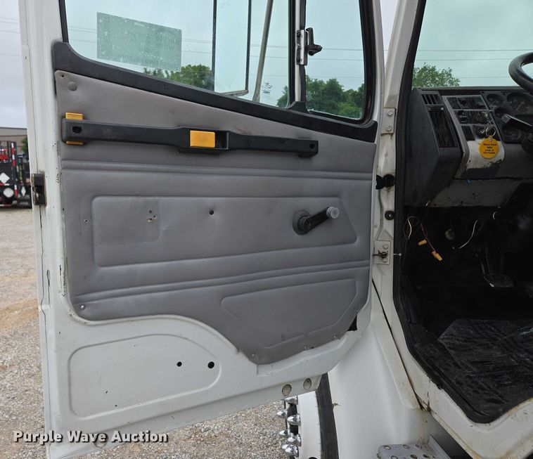 image for item ED2047 2000 Freightliner FL80 flatbed truck