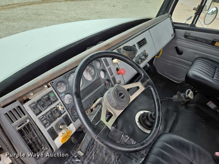 image for item ED2047 2000 Freightliner FL80 flatbed truck