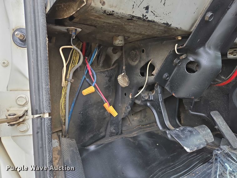 image for item ED2047 2000 Freightliner FL80 flatbed truck