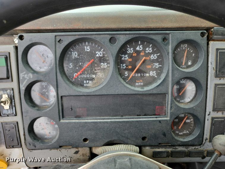 image for item ED2047 2000 Freightliner FL80 flatbed truck