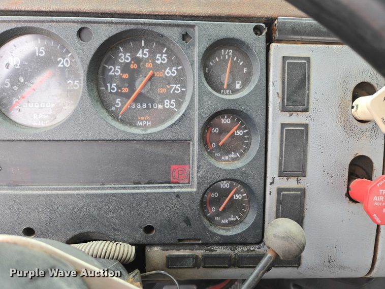 image for item ED2047 2000 Freightliner FL80 flatbed truck