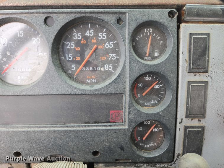 image for item ED2047 2000 Freightliner FL80 flatbed truck