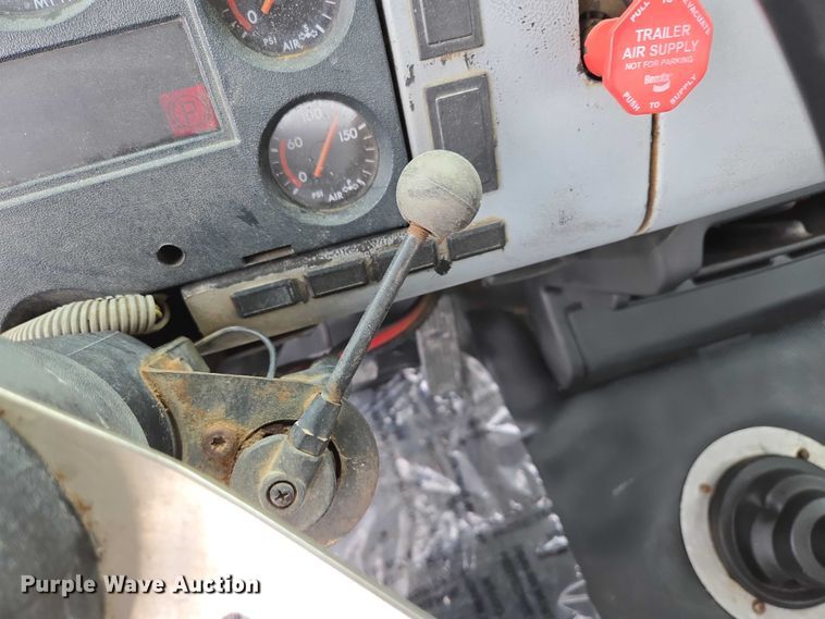 image for item ED2047 2000 Freightliner FL80 flatbed truck