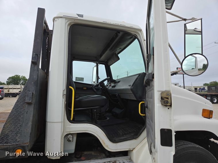 image for item ED2047 2000 Freightliner FL80 flatbed truck