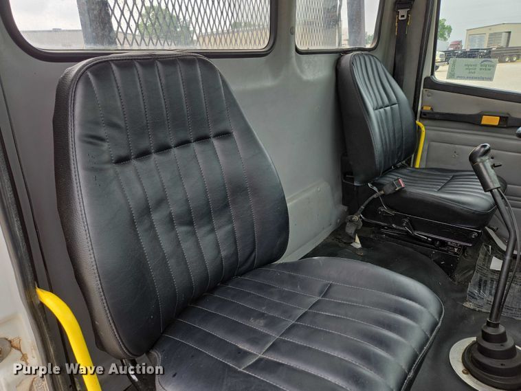 image for item ED2047 2000 Freightliner FL80 flatbed truck