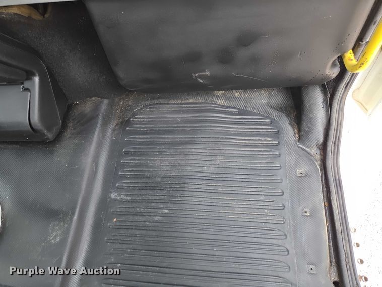 image for item ED2047 2000 Freightliner FL80 flatbed truck