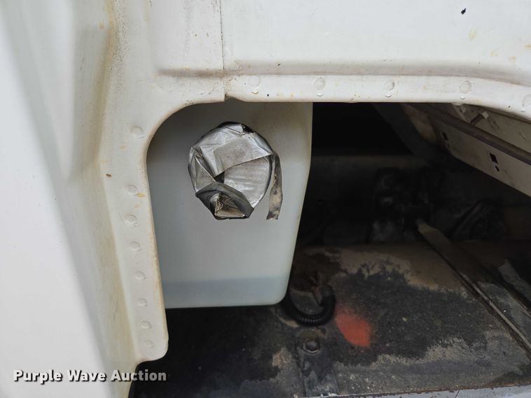 image for item ED2047 2000 Freightliner FL80 flatbed truck