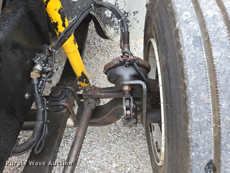 image for item ED2047 2000 Freightliner FL80 flatbed truck