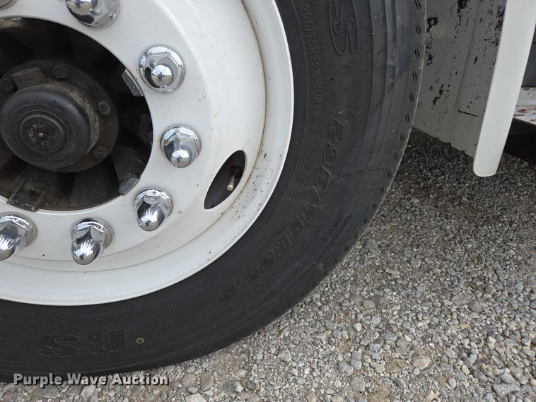 image for item ED2047 2000 Freightliner FL80 flatbed truck