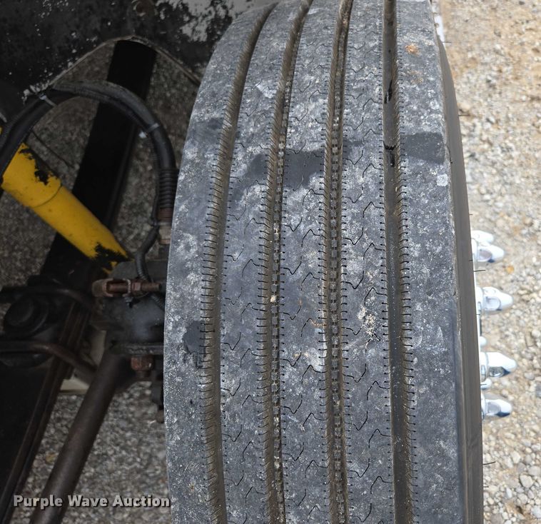 image for item ED2047 2000 Freightliner FL80 flatbed truck