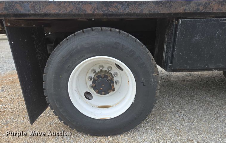 image for item ED2047 2000 Freightliner FL80 flatbed truck