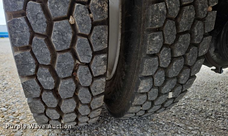 image for item ED2047 2000 Freightliner FL80 flatbed truck