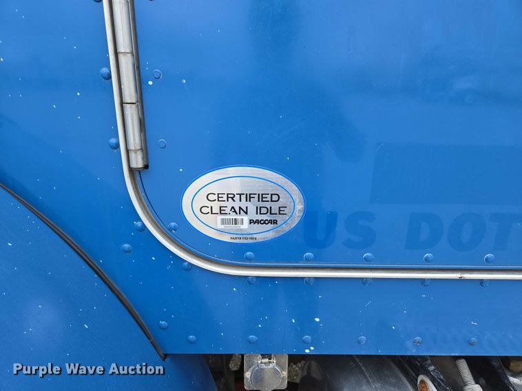 image for item ED2049 2013 Peterbilt 337 truck cab and chassis