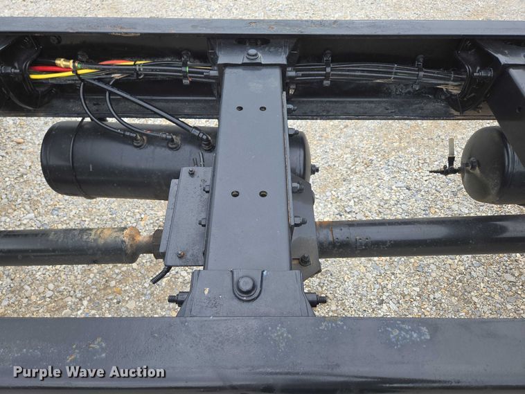 image for item ED2049 2013 Peterbilt 337 truck cab and chassis