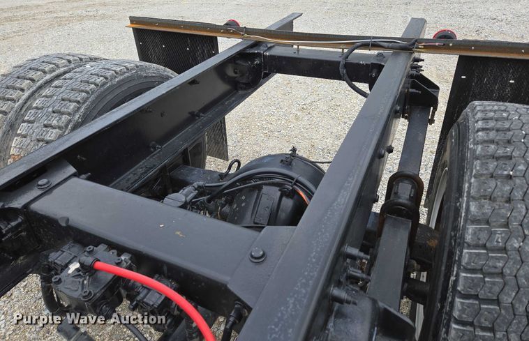 image for item ED2049 2013 Peterbilt 337 truck cab and chassis