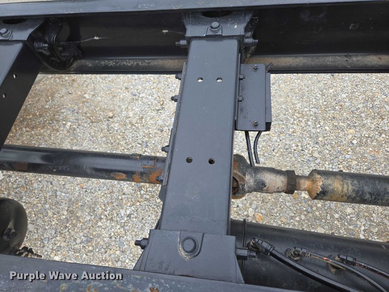 image for item ED2049 2013 Peterbilt 337 truck cab and chassis