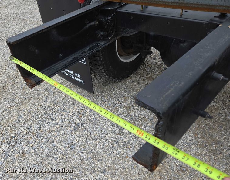 image for item ED2049 2013 Peterbilt 337 truck cab and chassis