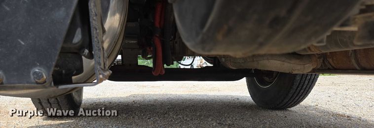 image for item ED2049 2013 Peterbilt 337 truck cab and chassis