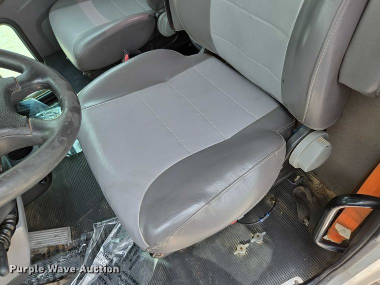 image for item ED2049 2013 Peterbilt 337 truck cab and chassis