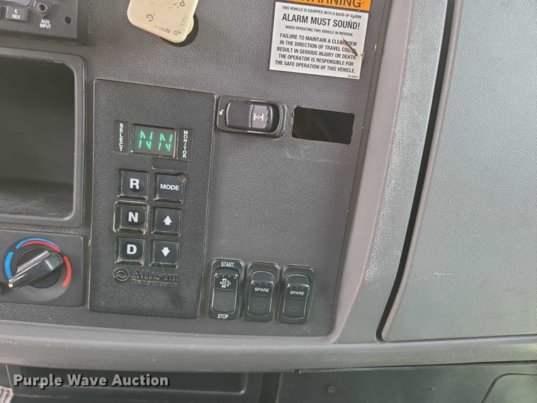 image for item ED2049 2013 Peterbilt 337 truck cab and chassis